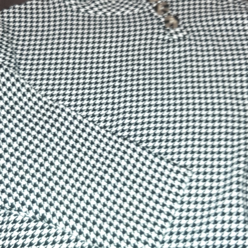 Crosstree Lane size Large black and white houndstooth slip over shirt w/fringe